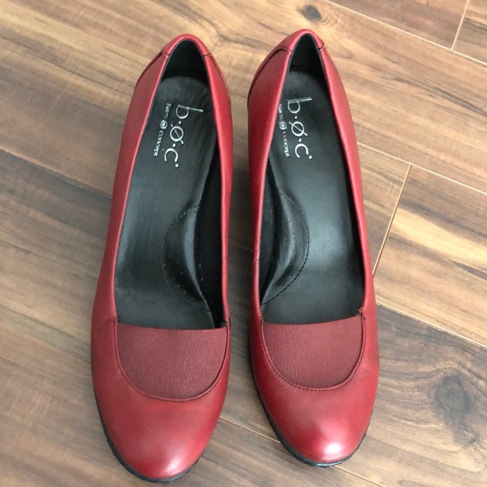 BOC red pumps